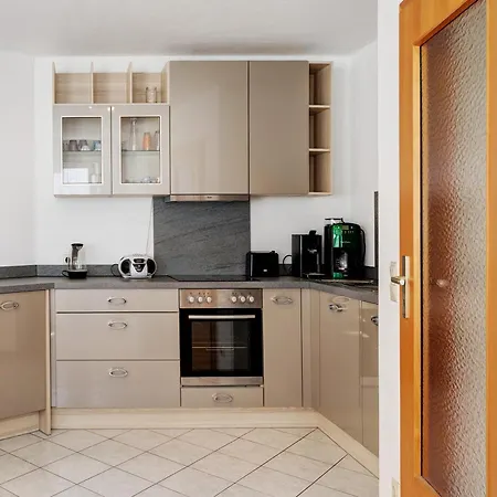Apartment Schoene 2-raum-wohnung Im Zentrum *