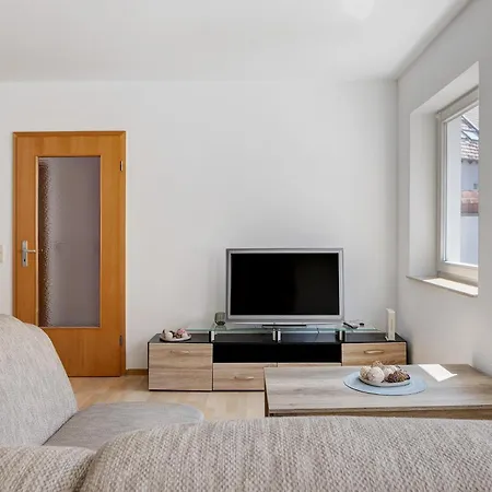 Apartmán Schoene 2-raum-wohnung Im Zentrum