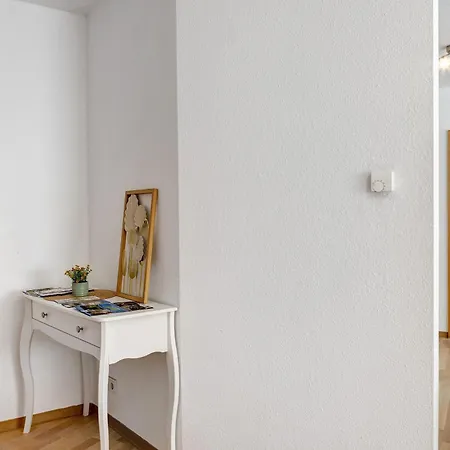 Schoene 2-raum-wohnung Im Zentrum Appartement *