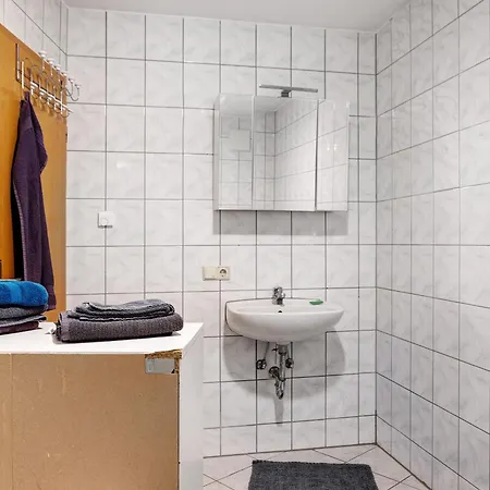 Appartement Schoene 2-raum-wohnung Im Zentrum *