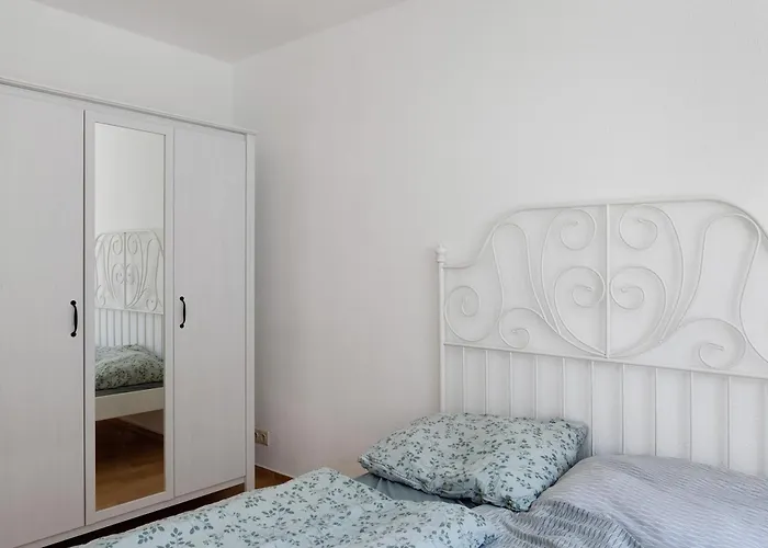 Appartement Schoene 2-raum-wohnung Im Zentrum *