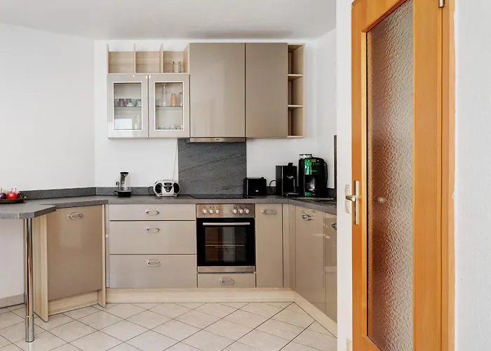 Appartement Schoene 2-raum-wohnung Im Zentrum *